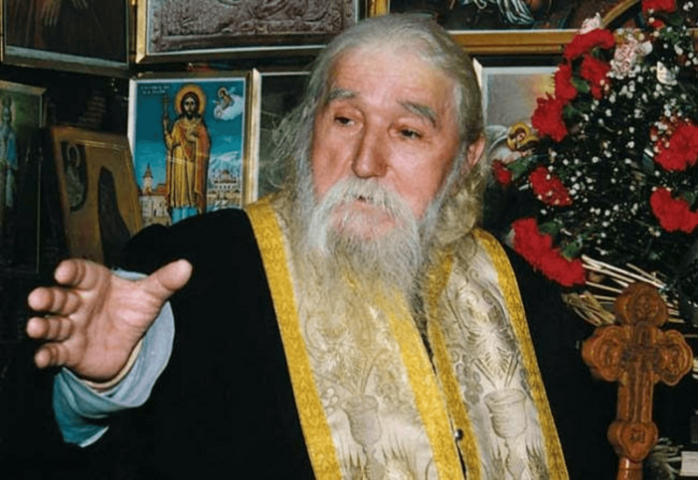 Părintele Cleopa și "extratereștii". Mărturia înfiorătoare a marelui pustnic: M-am prins de copac și m-am rugat - VIDEO