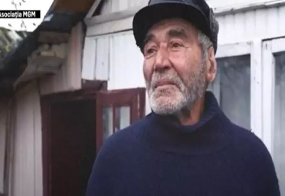 Bătrânii singuri de la sate, uitați de politicieni - România reală, ca-n Evul Mediu