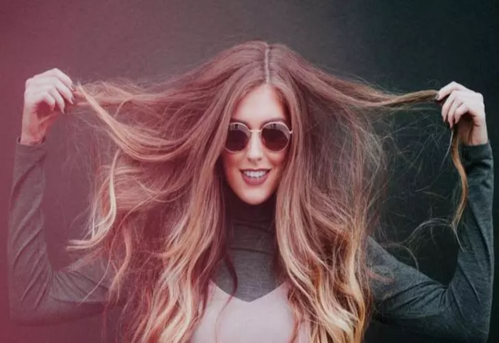 De ce NU e bine să te speli pe cap când faci duș - 6 motive importante pentru a avea un păr strălucitor