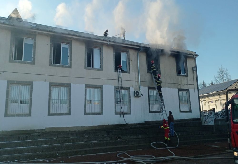 Incendiu la laboratorul de la Liceul „Gh. Roșca Codreanu”