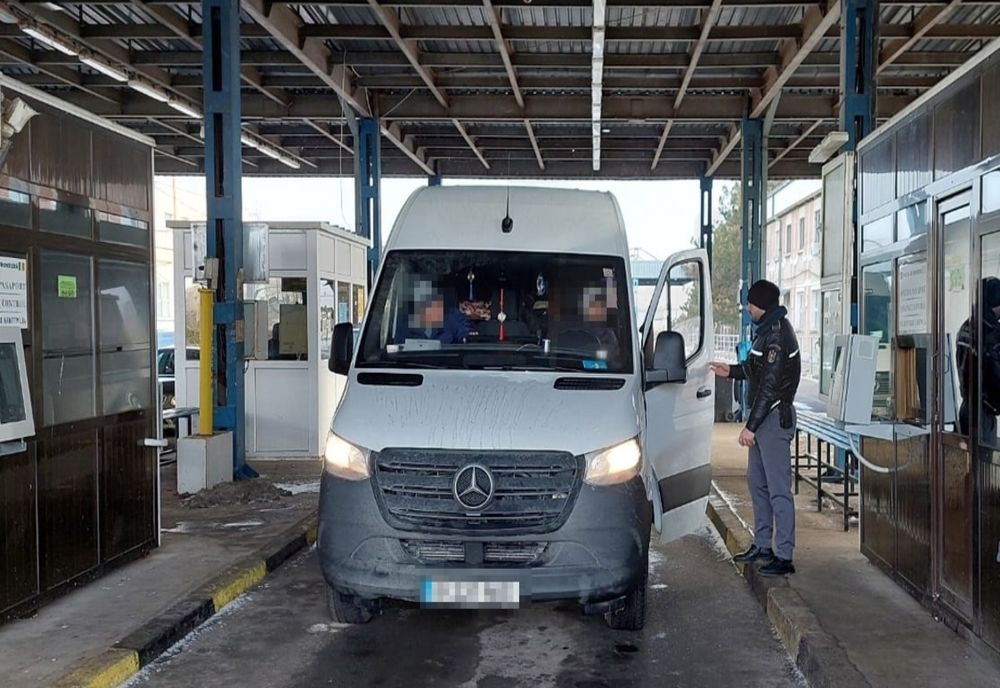 Carte de identitate falsă, descoperită în Vama Albița