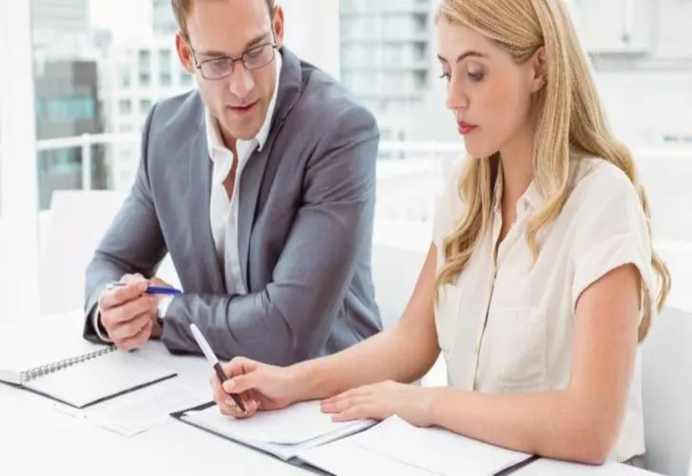 UE a decis. Salariile, la vedere și fără diferențe mai mari de 5% între femei și bărbați