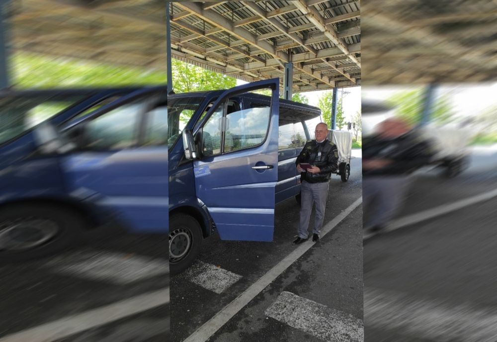 Vasluian depistat la volanul unui ansamblu rutier, fără drept