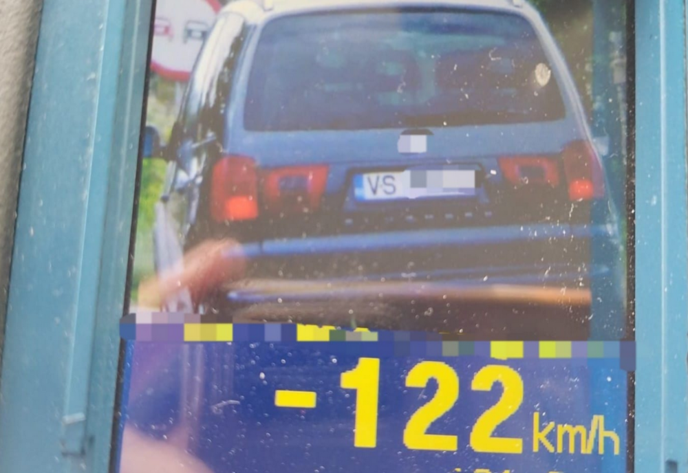 Un șofer „zbura” cu 122 de km/h, băut la volan! Unde l-au oprit polițiștii