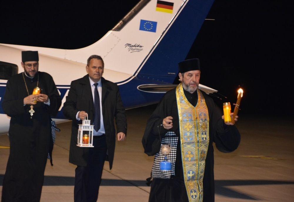 Noaptea de Înviere. Când va ajunge Lumina Sfântă de la Ierusalim în România