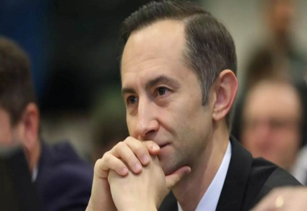 TU DECIZI. Dosar de candidat: Alin Nica, liberalul traseist care a ajuns candidat pe listele celui pe care îl desființa