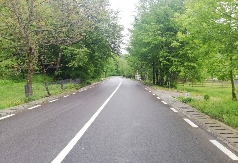 Canicula restricționează traficul greu, joi, pe drumuri din 15 judeţe