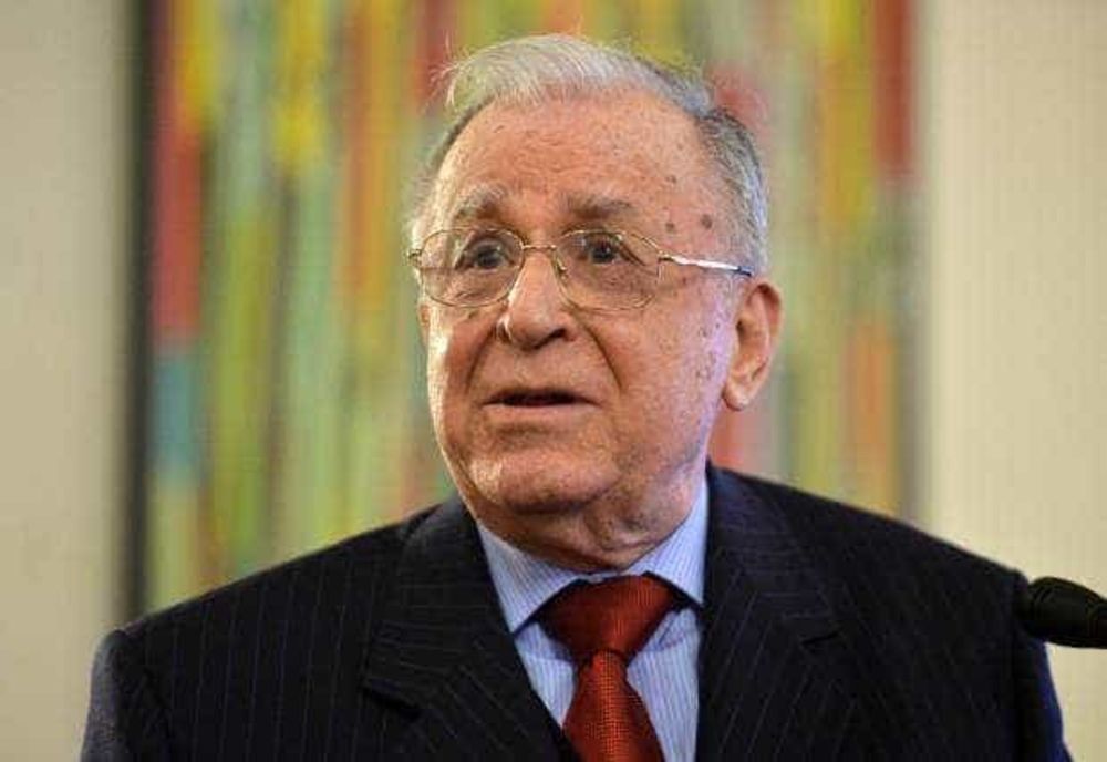 FOSTUL PREȘEDINTE, ION ILIESCU, ÎN CONTINUARE ÎN STARE CRITICĂ 