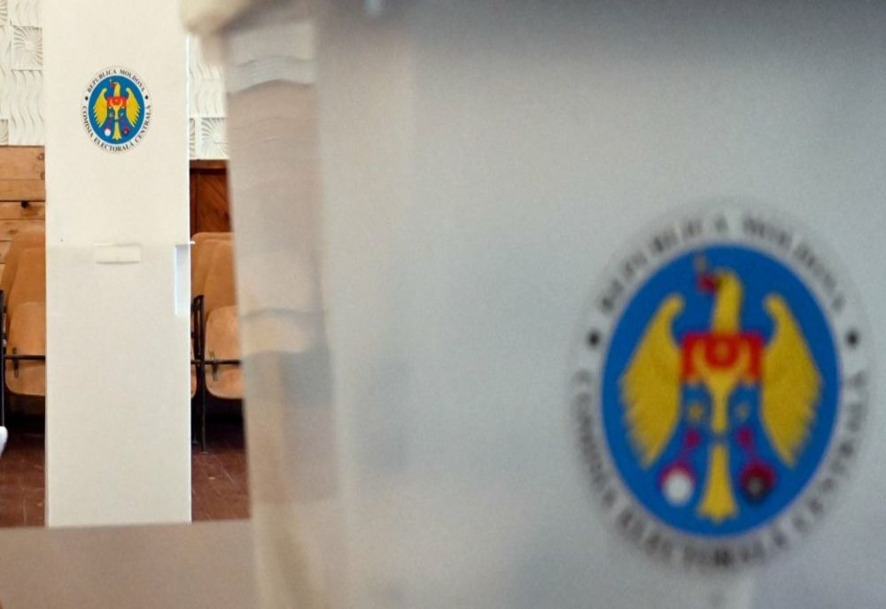 POLITICO: PAS MIZEAZĂ PE REÎNNOIREA MAJORITĂȚII ÎN PARLAMENTUL DE LA CHIȘINĂU