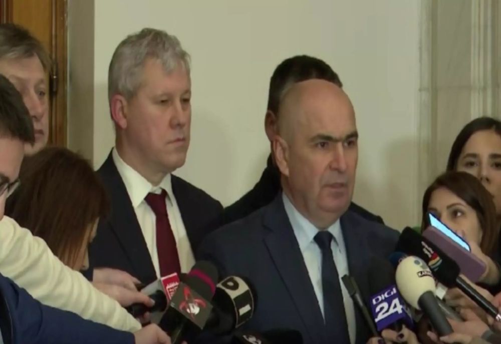 Guvernul Bolojan pregătește terenul pentru a-i păcăli din nou pe pensionari. Ce ar urma să primească în locul indexării?