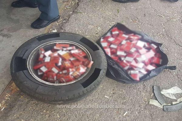 Aproximativ 36.500 țigarete de contrabandă descoperite la frontieră
