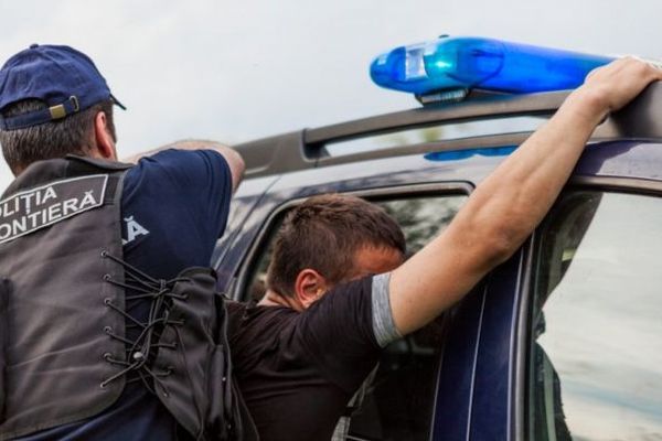 Certificat de înmatriculare fals, descoperit la Vama Albiţa