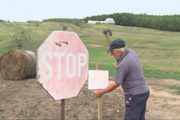 Prevenție: autoritățile bârlădene pregătesc un teren pentru animalele moarte ucise de pestă