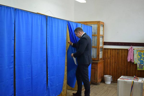 Prefectul Vasluiului, Eduard-Andrei Popica, a fost la vot