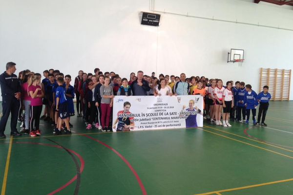 Primele jocuri de la ”Handbalul în școlile de la sate”