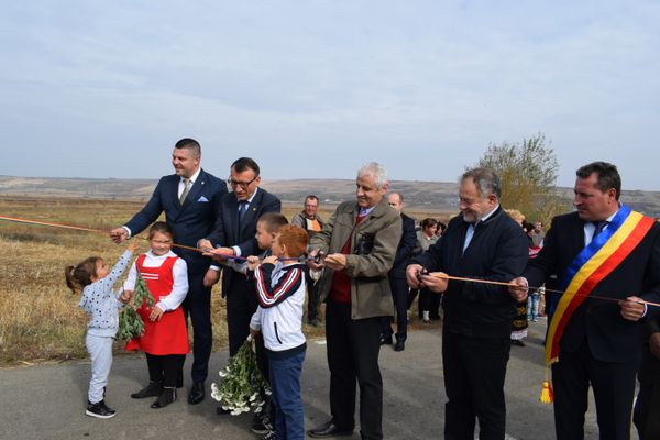 Drum asfaltat prin PNDL, inaugurat la Brăhășoaia