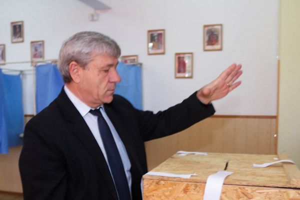 Primarul DUMITRU BOROȘ a votat la Referendumul Național pentru Revizuirea Constituției
