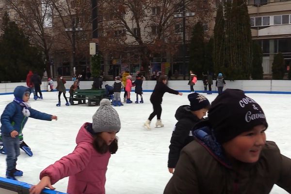 Primăria Bârlad organizează licitație pentru patinoar