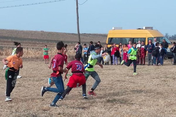Rugby printre cucuruzi la Tanacu!