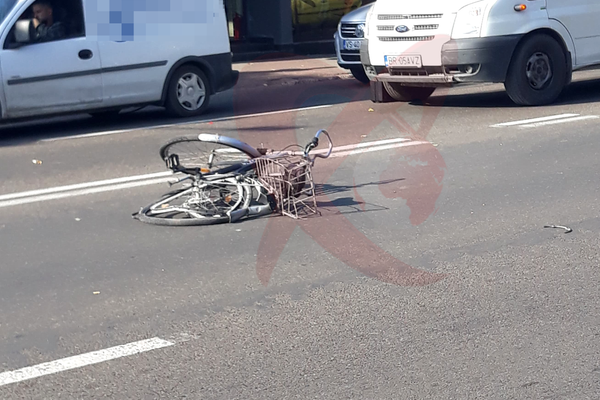 Biciclist neatent, accidentat în centrul Bârladului