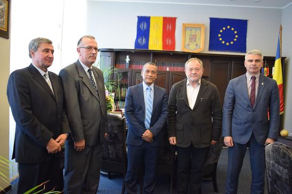 Ambasadorul Cubei la București s-a întâlnit cu autoritățile județene