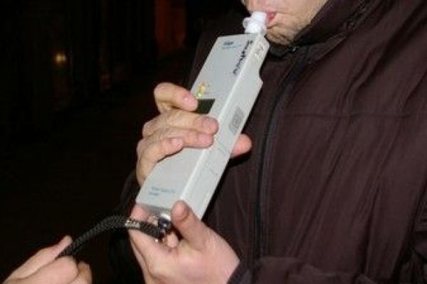 Murgeni: polițiștii l-au lăsat pe un șofer fără plăcuțele de înmatriculare