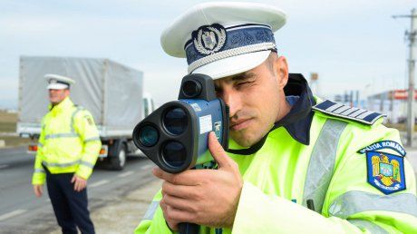 Gălățean care circula cu 180 km/h, prins de polițiștii vasluieni după o urmărire în trafic