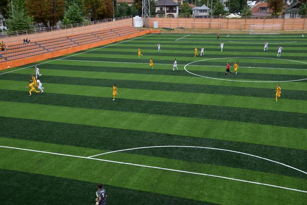 Doar un teren sintetic finalizat prin proiectul FRF