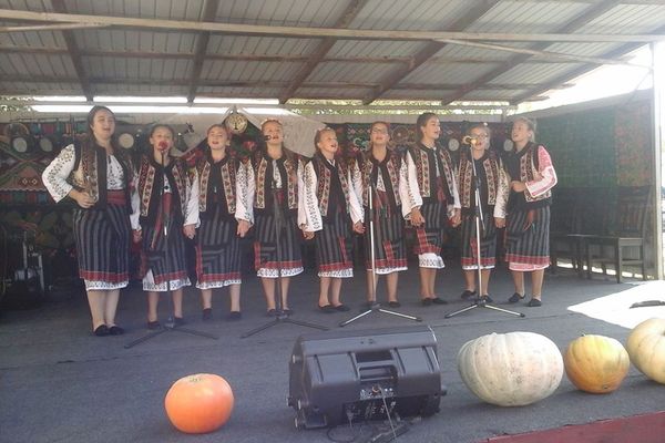 Vălencuțele au cucerit publicul iubitor de folclor