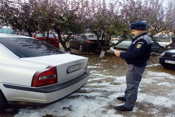 Certificat de înmatriculare fals depistat în urma unui control de frontieră