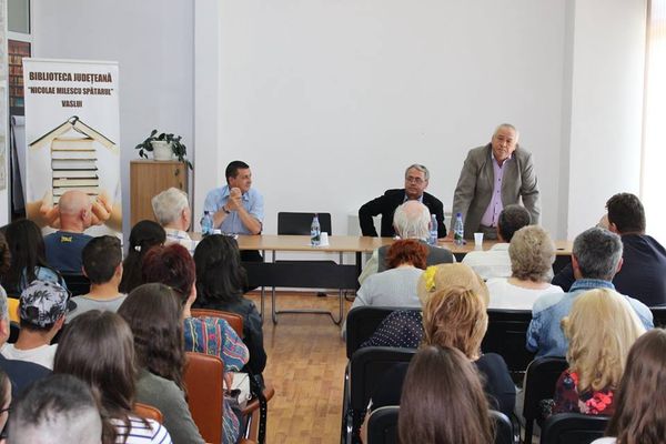 Conferința ”Laic, despre Paști”, la bibliotecă!