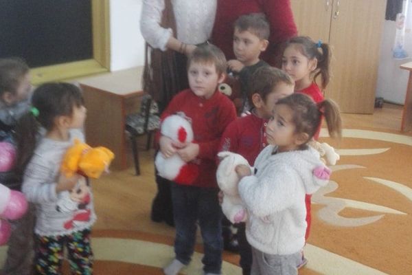 Jucăriile au ajuns în suburbia Rediu