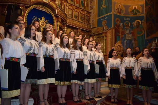 Corala Fantasia susține mai multe concerte în județul Neamț