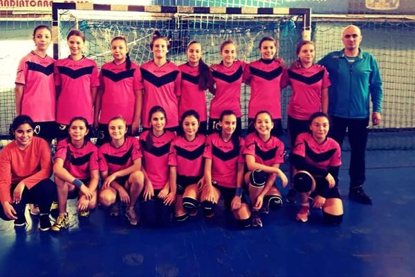 Cele mai bune academii de handbal feminin vin la Vaslui