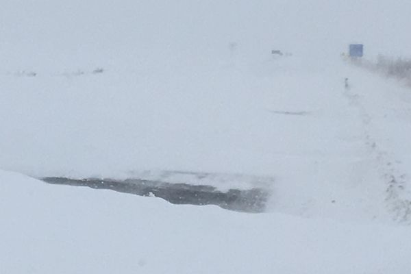 Drum județean blocat de viscol