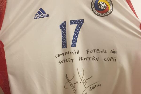 Fotbaliștii reprezentativi ai Vasluiului participă la campania ”Fotbal din suflet pentru copii”
