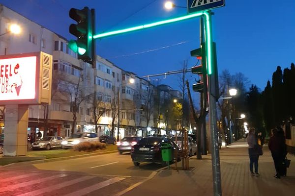 FOTO: Semafoare cu leduri la Vaslui