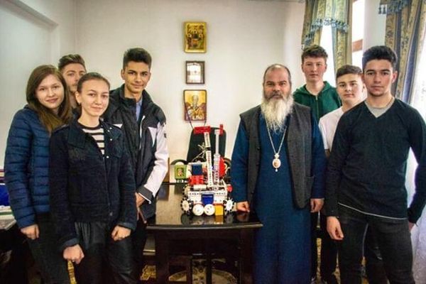 PS Ignatie, susținătorul echipei de robotică CuzaRo
