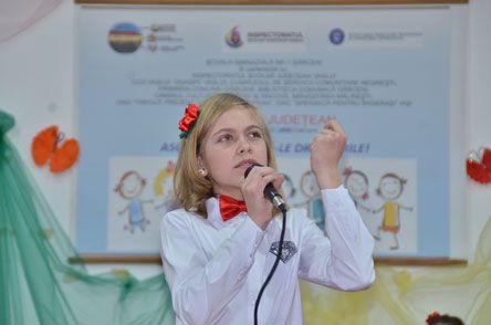 Fata primarului de Gârceni, la debut literar!