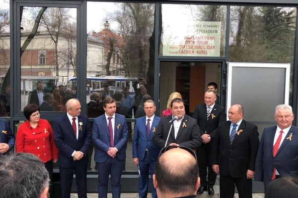 Trei deputați vasluieni și-au deschis cabinet parlamentar la Chișinău