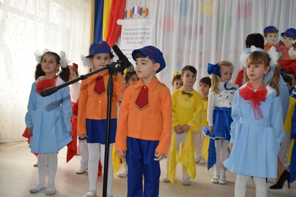 Șoimii patriei reînviați de preșcolarii Grădiniței nr.3 Vaslui