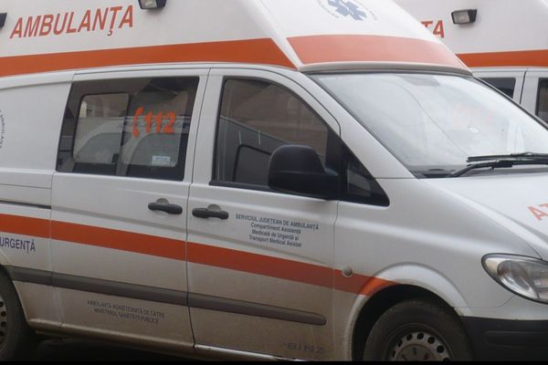 Elevi înjunghiați pe străzile Vasluiului