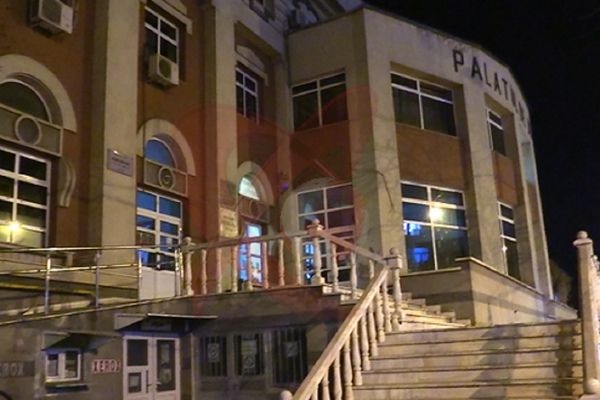 Control judiciar pentru doi hoți din Bârlad care au furat baxuri cu încălțăminte