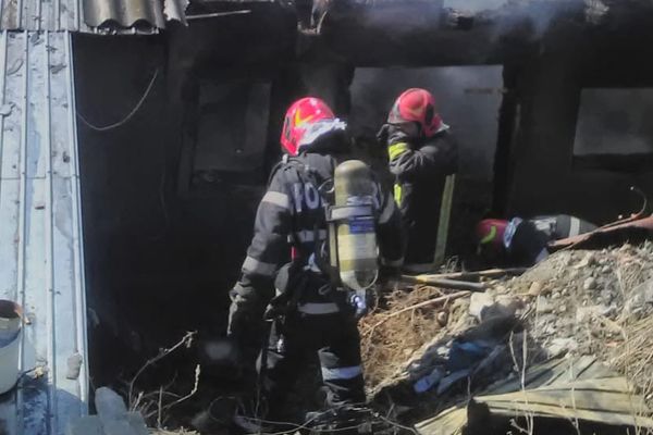 FOTO&amp;VIDEO. Incendiu la fabrica de ulei de la Cănțălărești