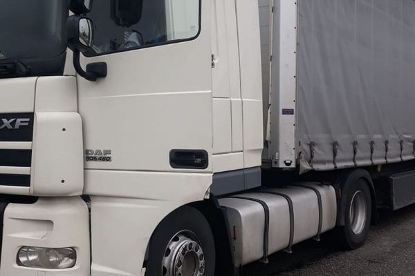 Șofer de TIR din Vaslui, depistat băut la volan de polițiștii din Vâlcea