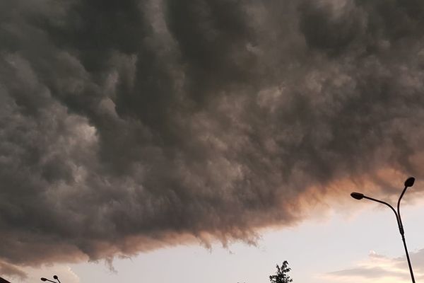 Bârladul sub ape, după o ploaie torențială. FOTO-VIDEO