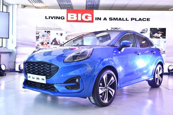 Olimpicii de la religie, premiați de Episcopia Hușilor