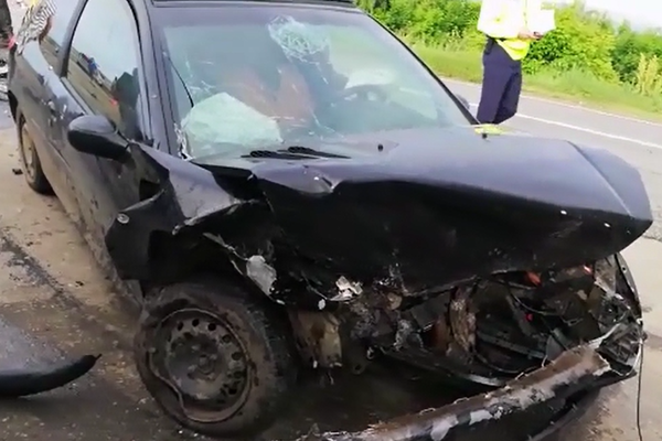 Neatenția la volan, cauza unui accident produs în apropiere de Bârlad - VIDEO