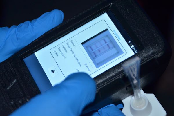 Polițiștii rutieri i-au testat pe șoferi cu aparatul Drug Test