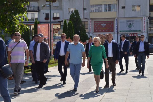 Viorica Dăncilă, comparată cu Ștefan cel Mare, la Vaslui!